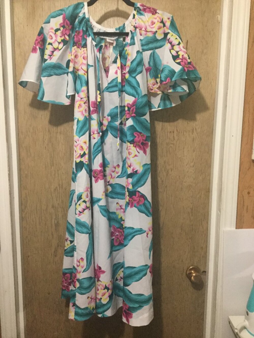 Hilo Hattie's made in Hawaii muumuu dress cool for summer  lightweight floral